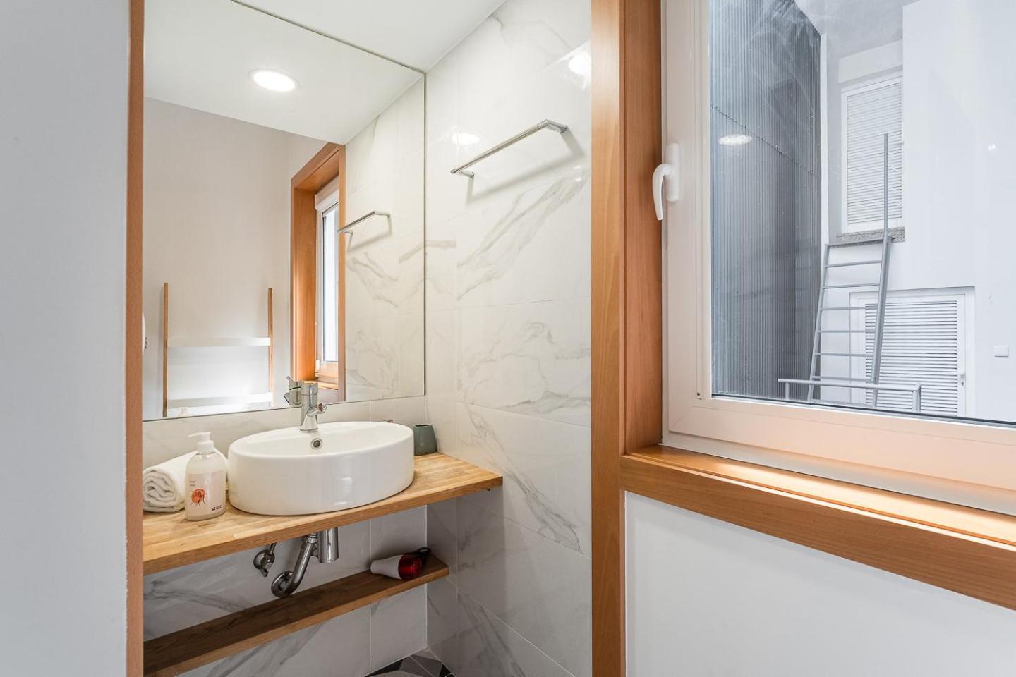 Guestready - Bright Duplex In Downtown Hotel Porto Luaran gambar